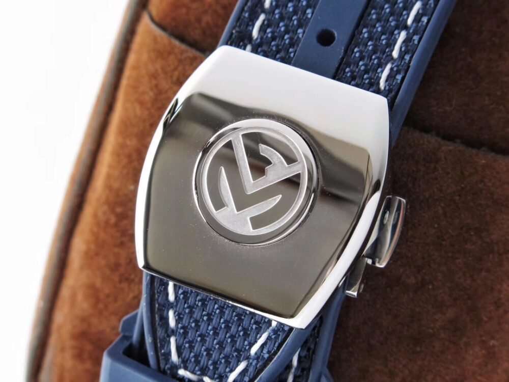 Vanguard V45 SS Full Diamonds Blue Textured Diamonds Markers on Blue Gummy Strap A2813 - Image 8