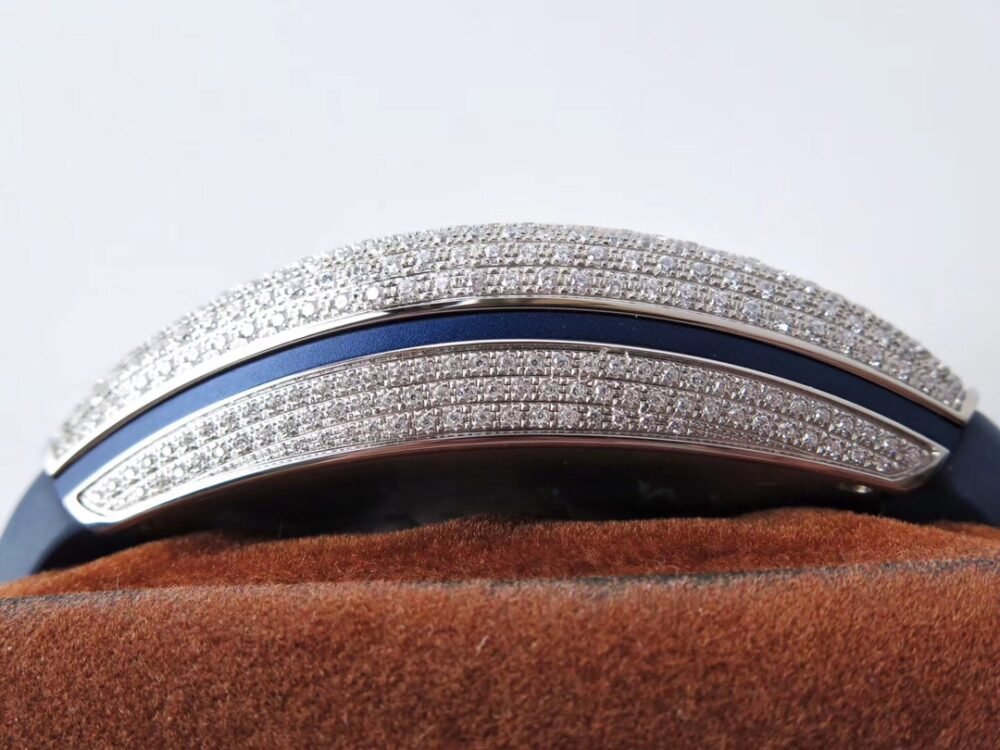 Vanguard V45 SS Full Diamonds Blue Textured Diamonds Markers on Blue Gummy Strap A2813 - Image 7