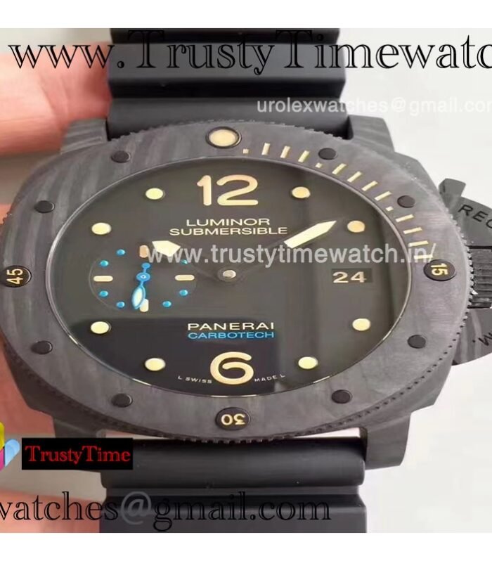 LUMINOR SUBMERSIBLE PAM616 47MM VSF Black dial Carbon fiber case Black rubber strap Movement P9000